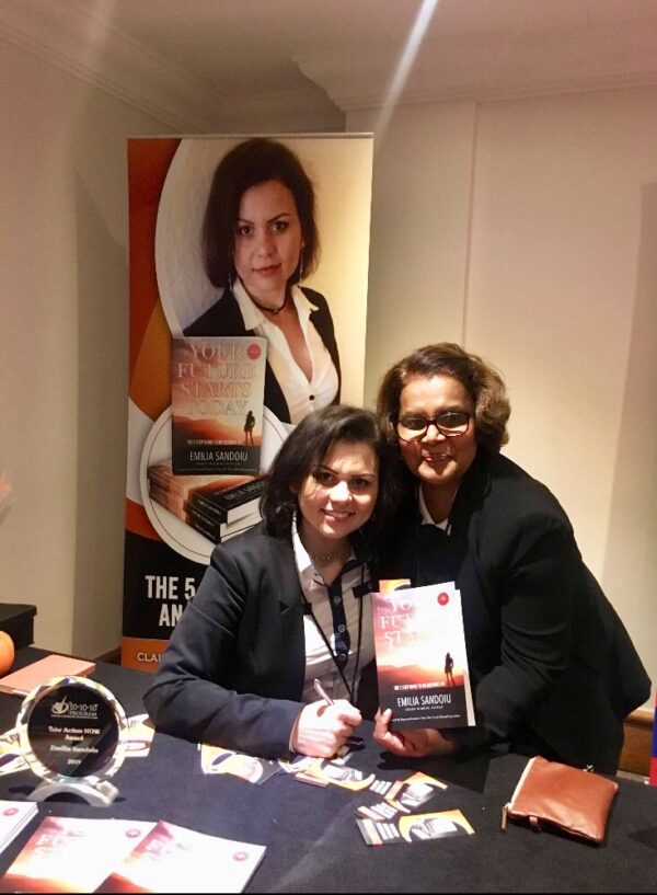 Emilia Sandoiu book launch with readers